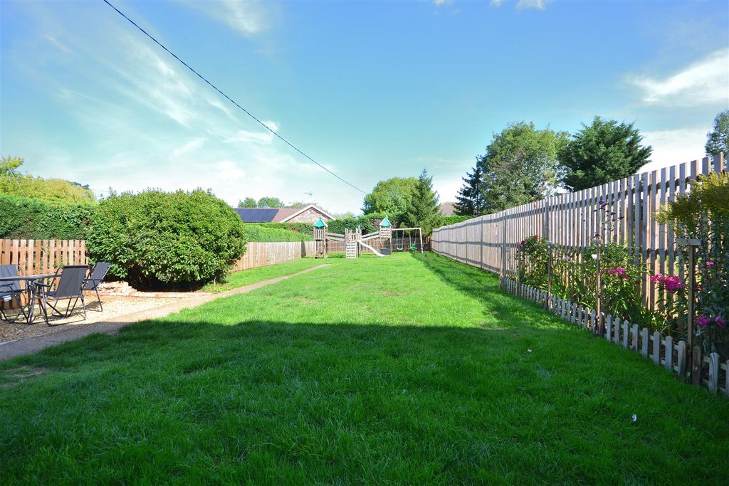 Property photo 3 of 21 Outside