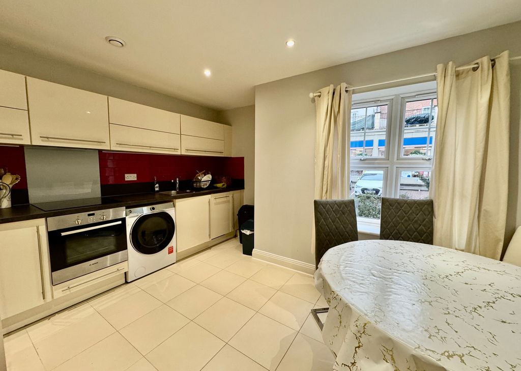 Property photo 3 of 14