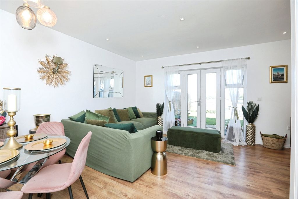 Property photo 2 of 16 Picture No. 05