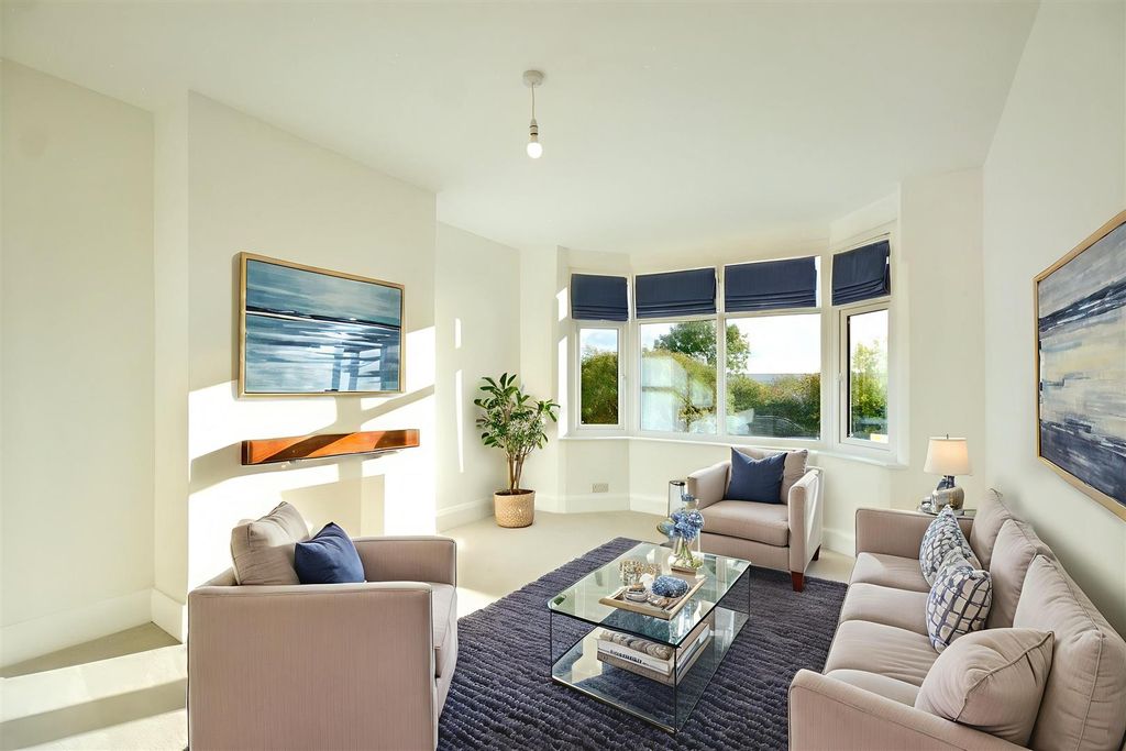 Property photo 2 of 28 Ai Lounge.Jpeg