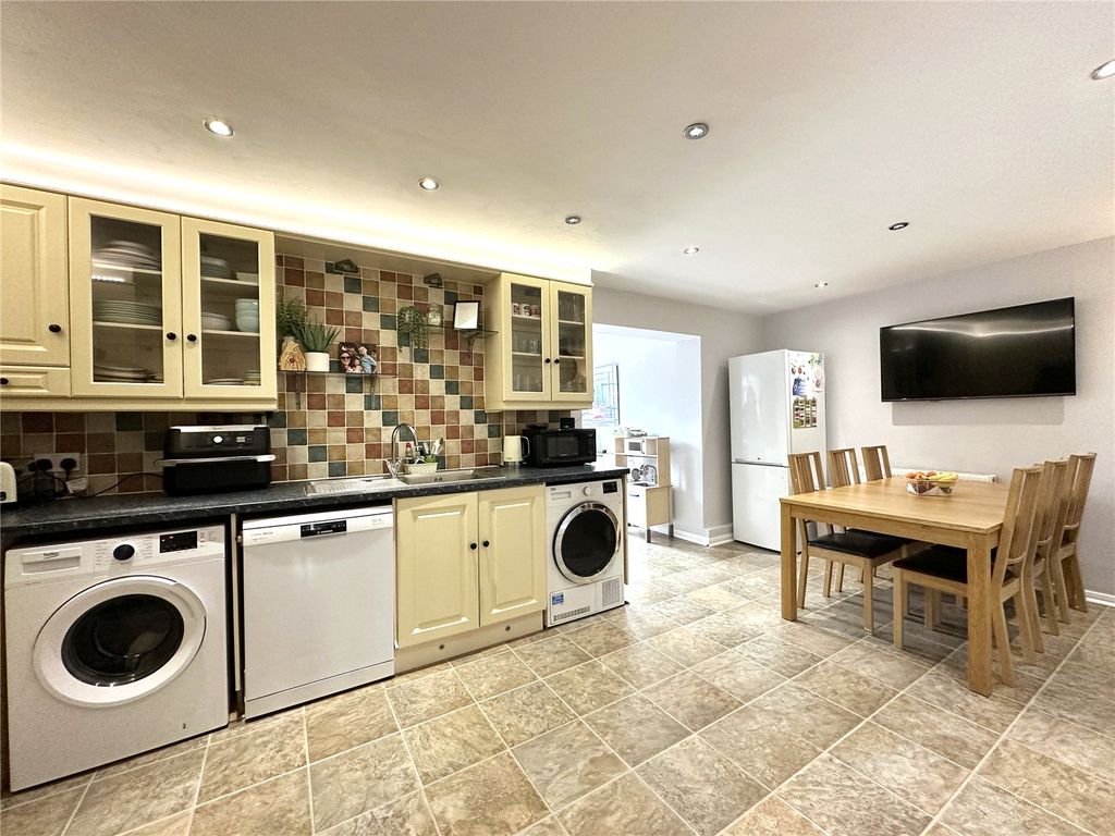 Property photo 2 of 22 Picture No. 14