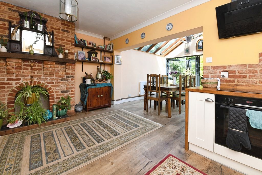 Property photo 2 of 17 Pbox-Img.Jpg