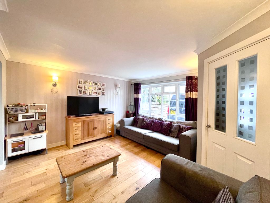 Property photo 3 of 17 Img_3391