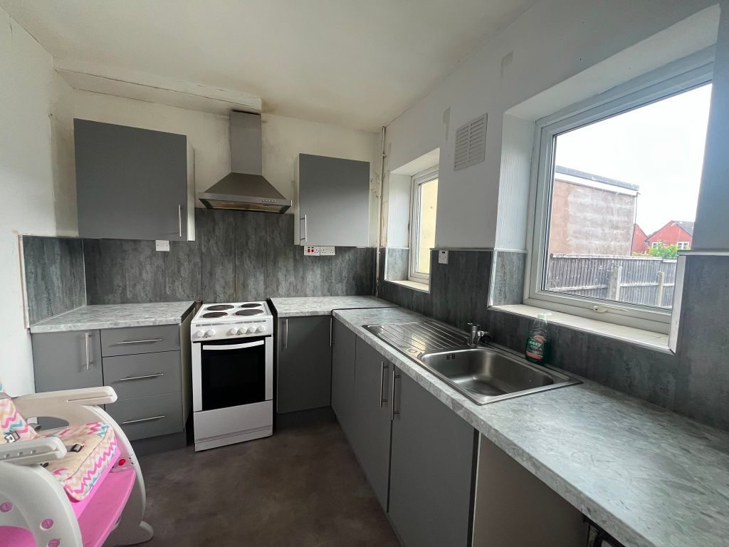 Property photo 3 of 7 Kitchen