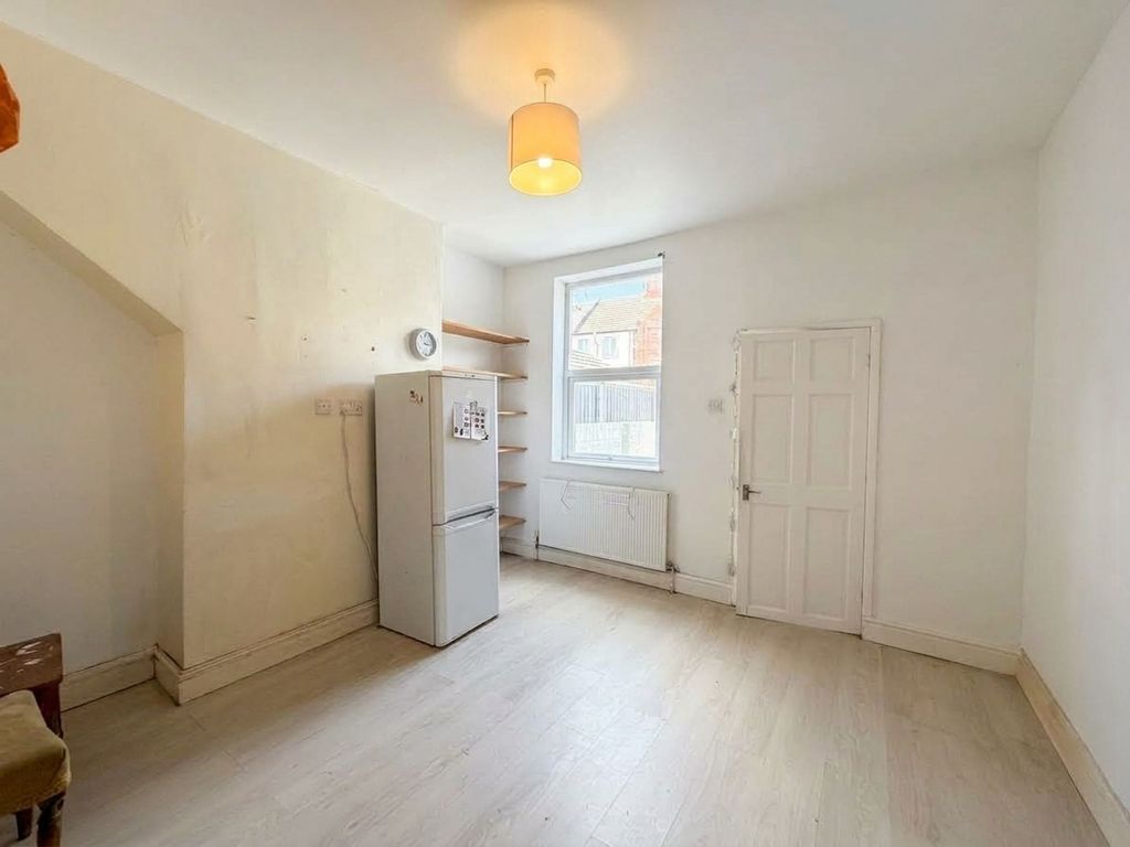 Property photo 3 of 12 Dining Room