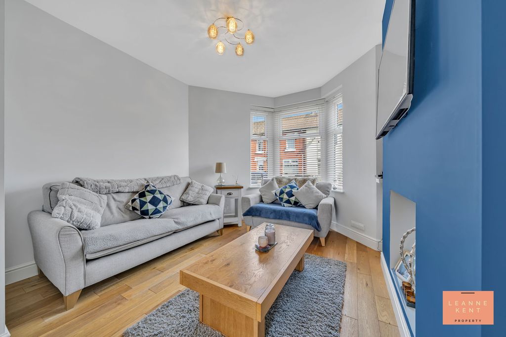Property photo 3 of 37
