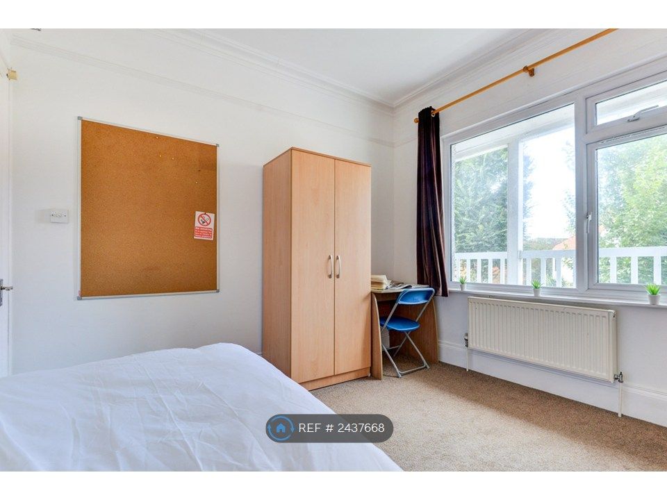 Property photo 2 of 15 Bedroom 3