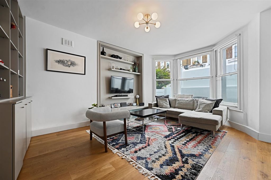 Property photo 1 of 10 Sinclair Road