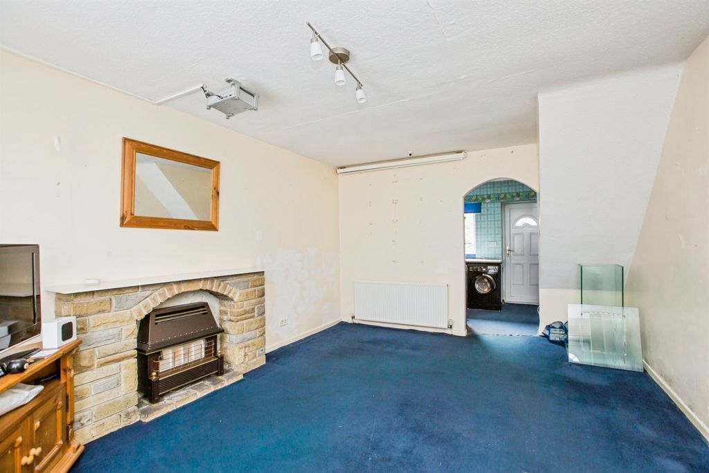 Property photo 2 of 16