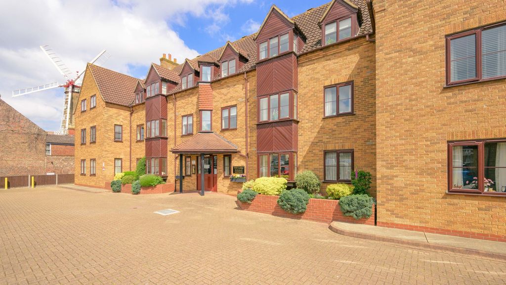 Property photo 1 of 18