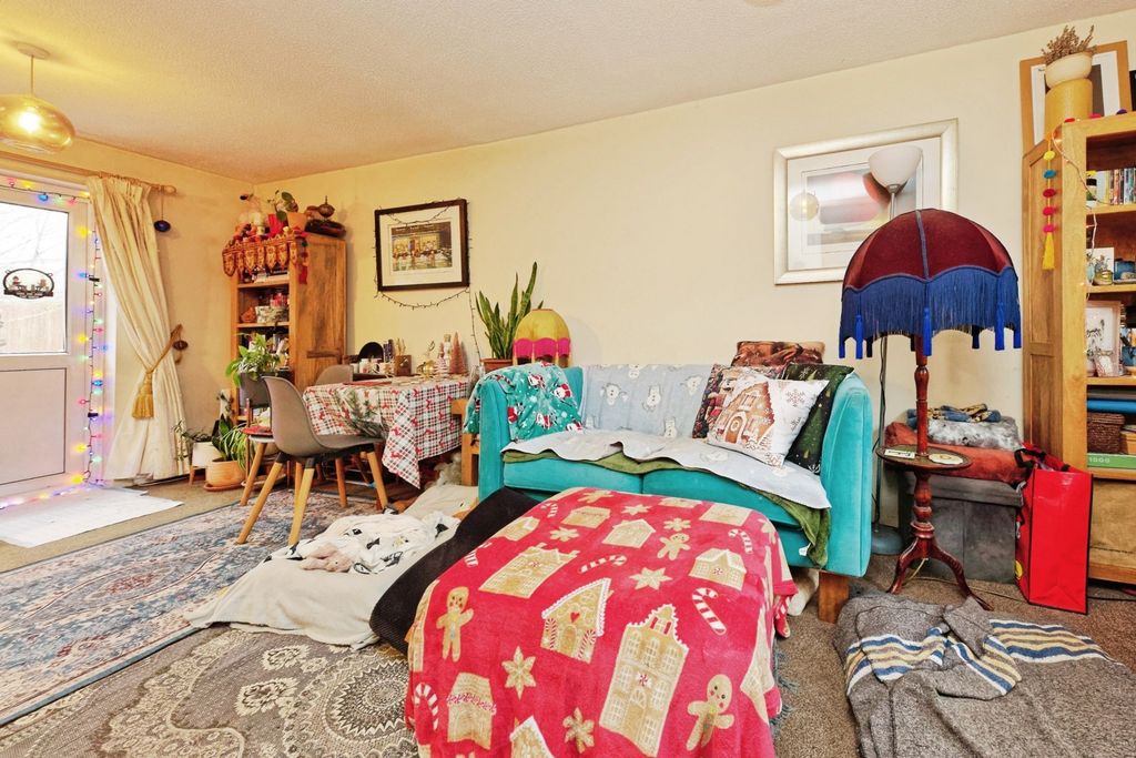 Property photo 3 of 19 Pbox-Img.Jpg