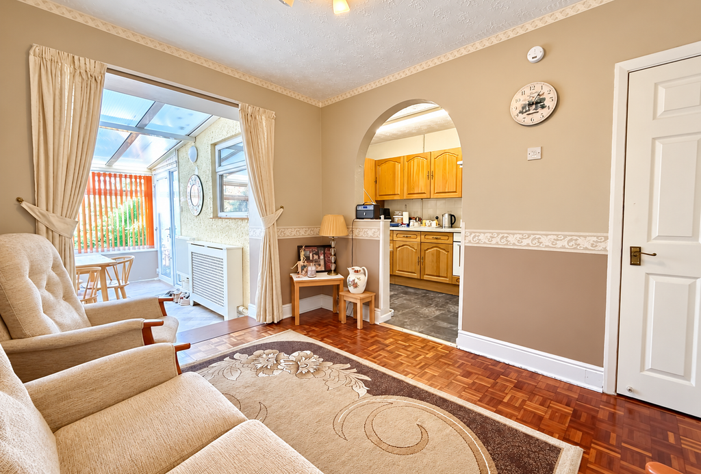 Property photo 2 of 13 0716839C-73D9-49C8-A51B-4Aad502De62E
