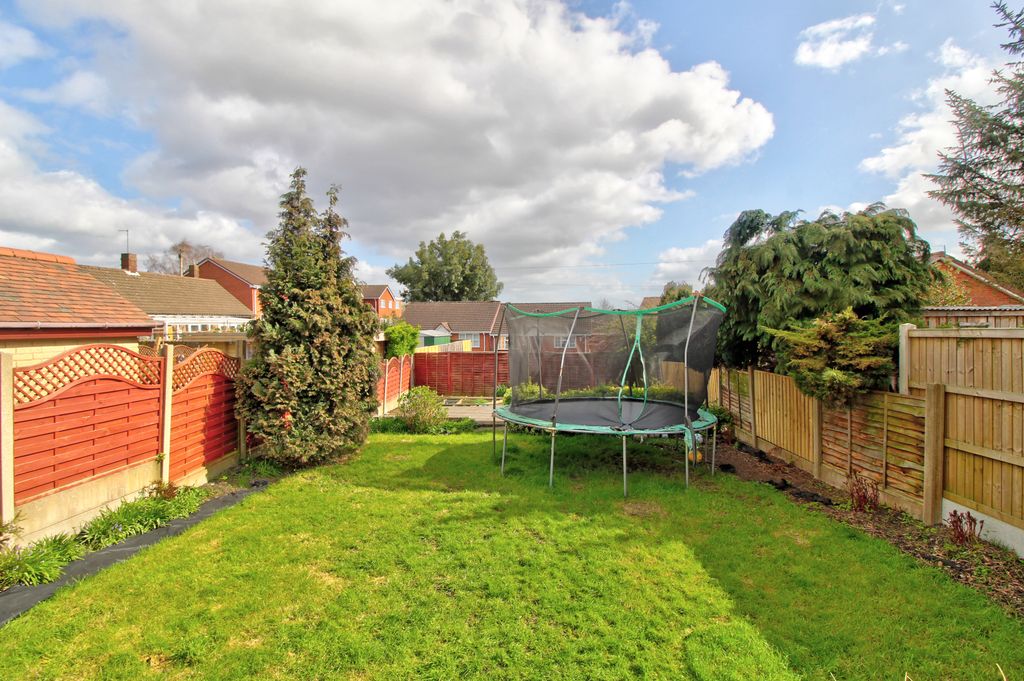 Property photo 2 of 19 Garden