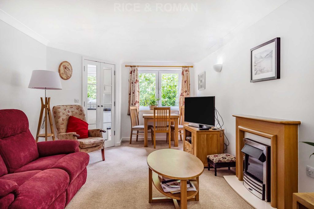 Property photo 2 of 13