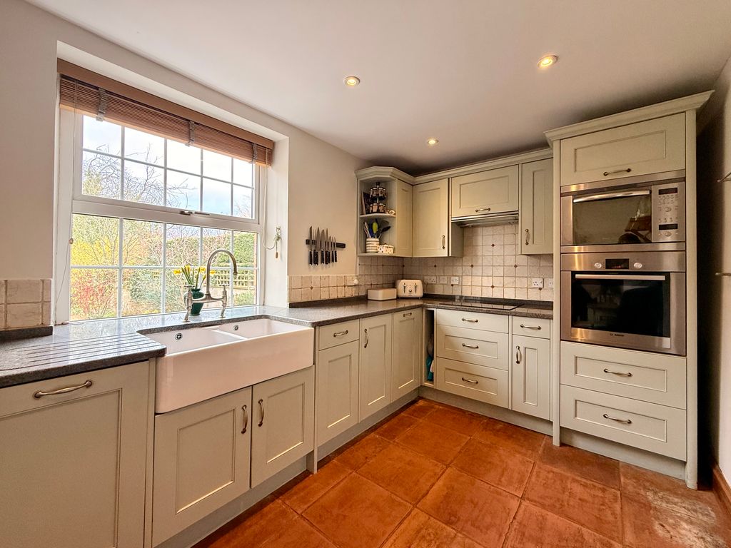 Property photo 2 of 15 Kitchen