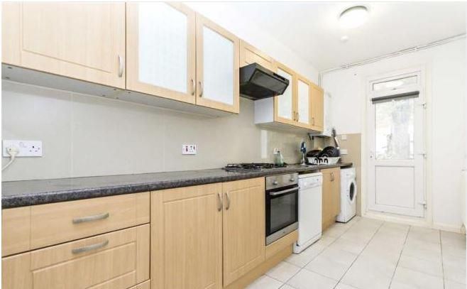 Property photo 2 of 5 Balcony