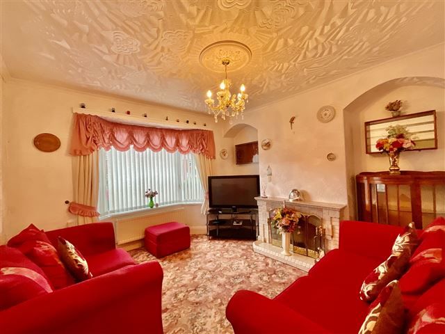 Property photo 2 of 16 Lounge