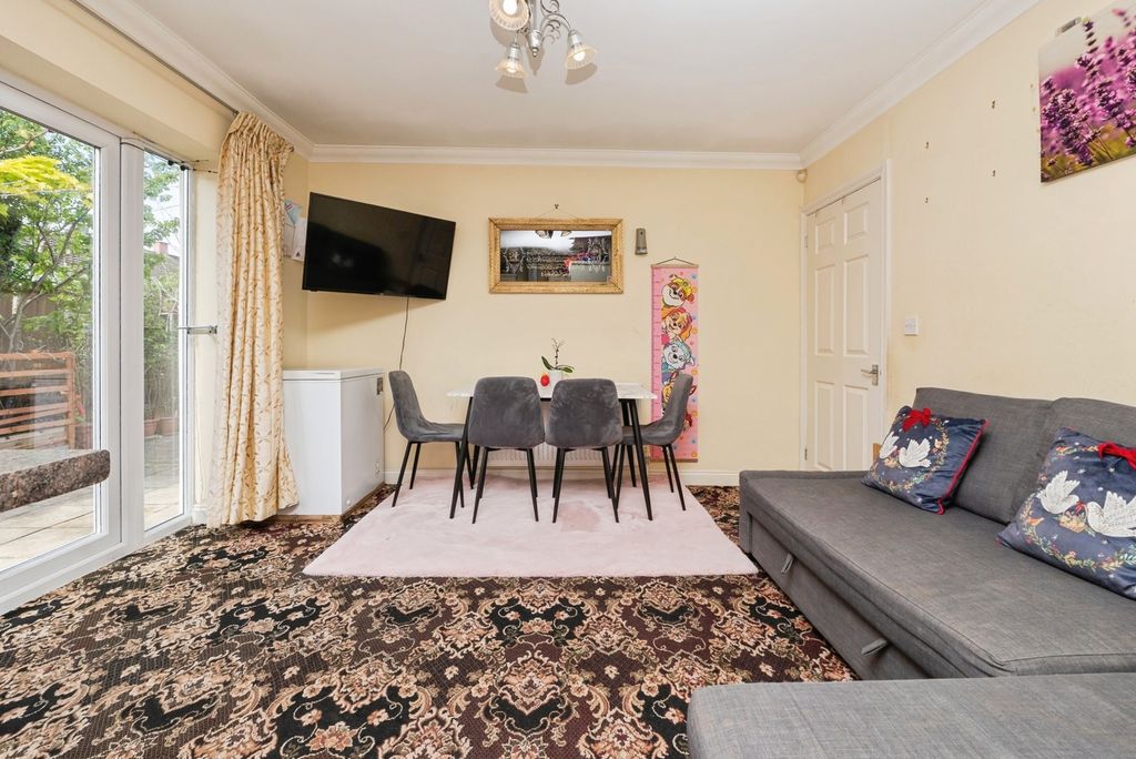 Property photo 2 of 16 Pbox-Img.Jpg