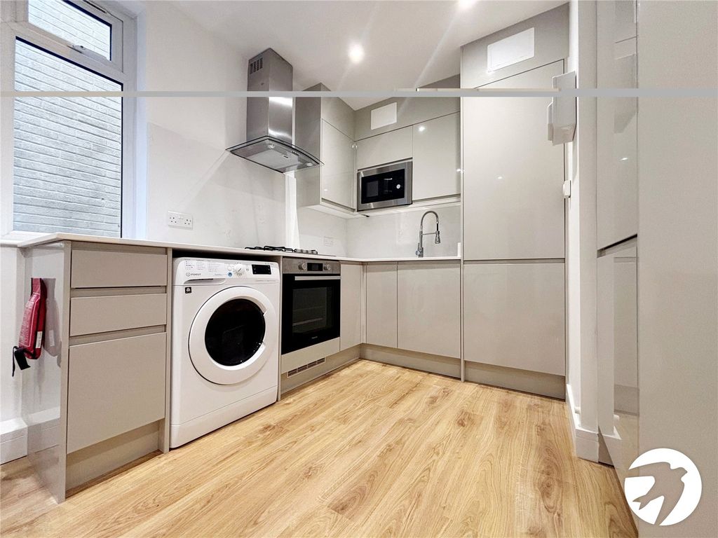 Property photo 3 of 10 Picture No. 02