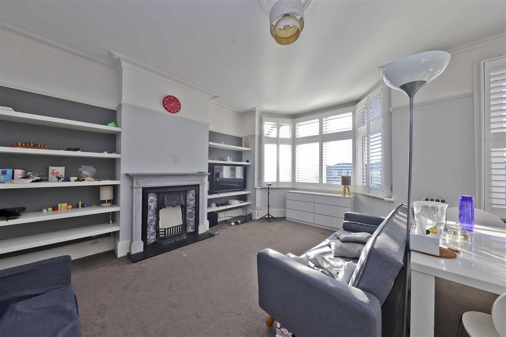 Property photo 3 of 7 Pinner Hill Road