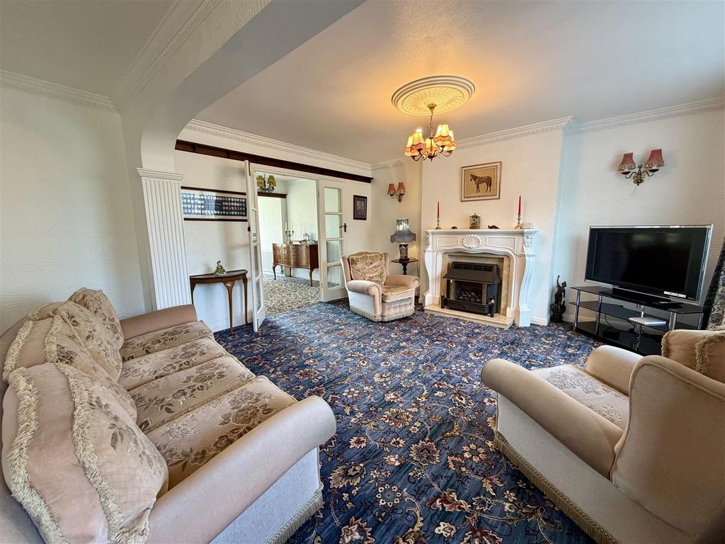 Property photo 3 of 23