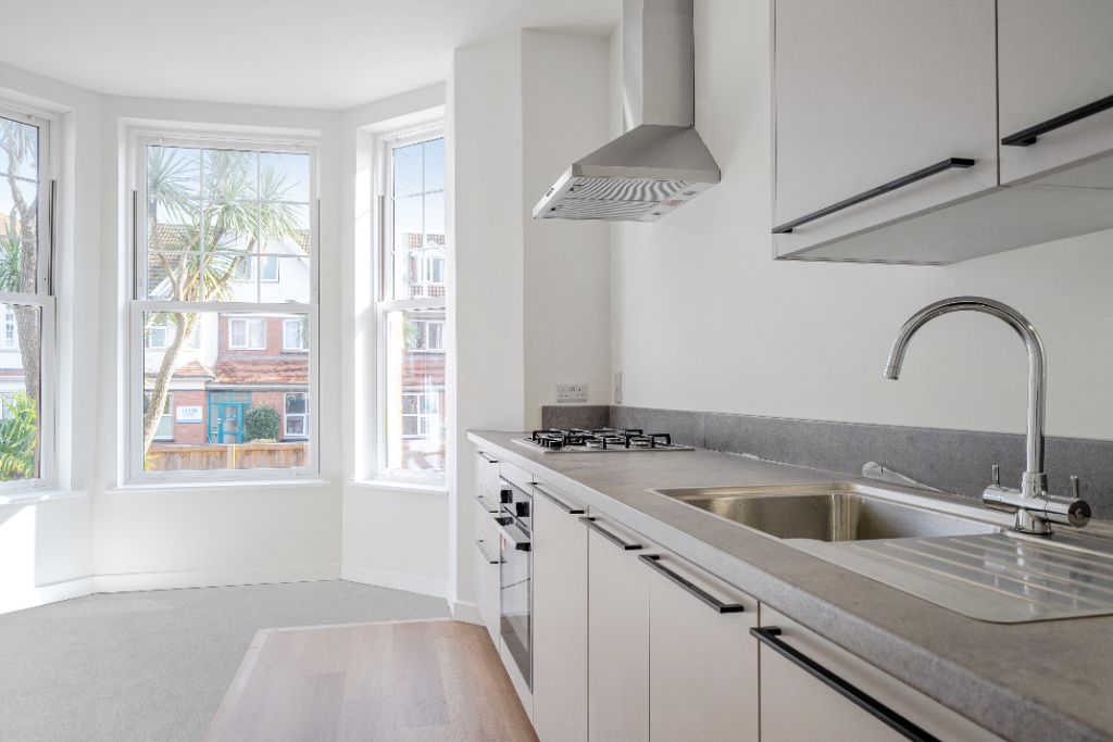 Property photo 1 of 8 Kitchen