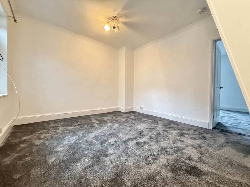 Property photo 2 of 6 Living Room