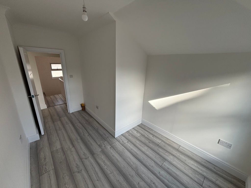 Property photo 3 of 8 Photo 2