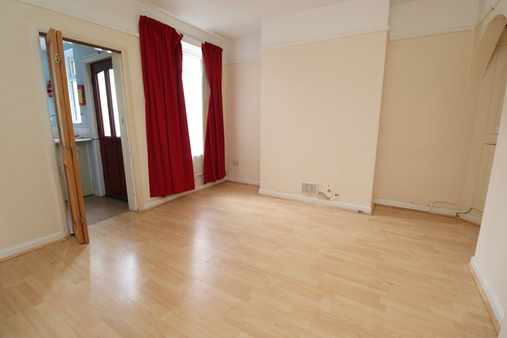 Property photo 3 of 10 Img_4354