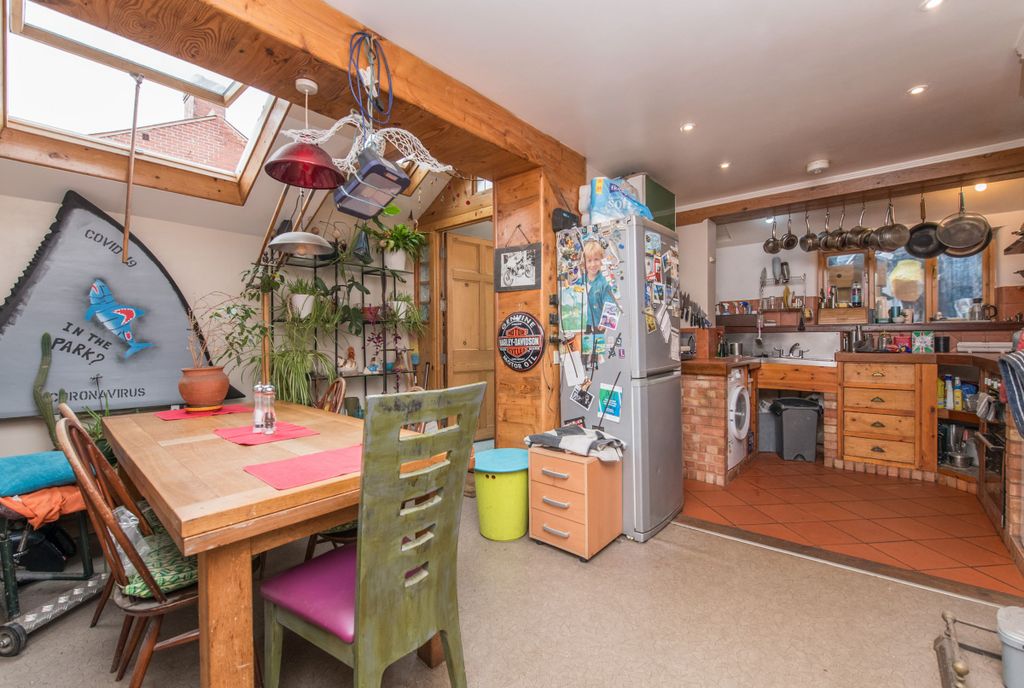Property photo 3 of 15