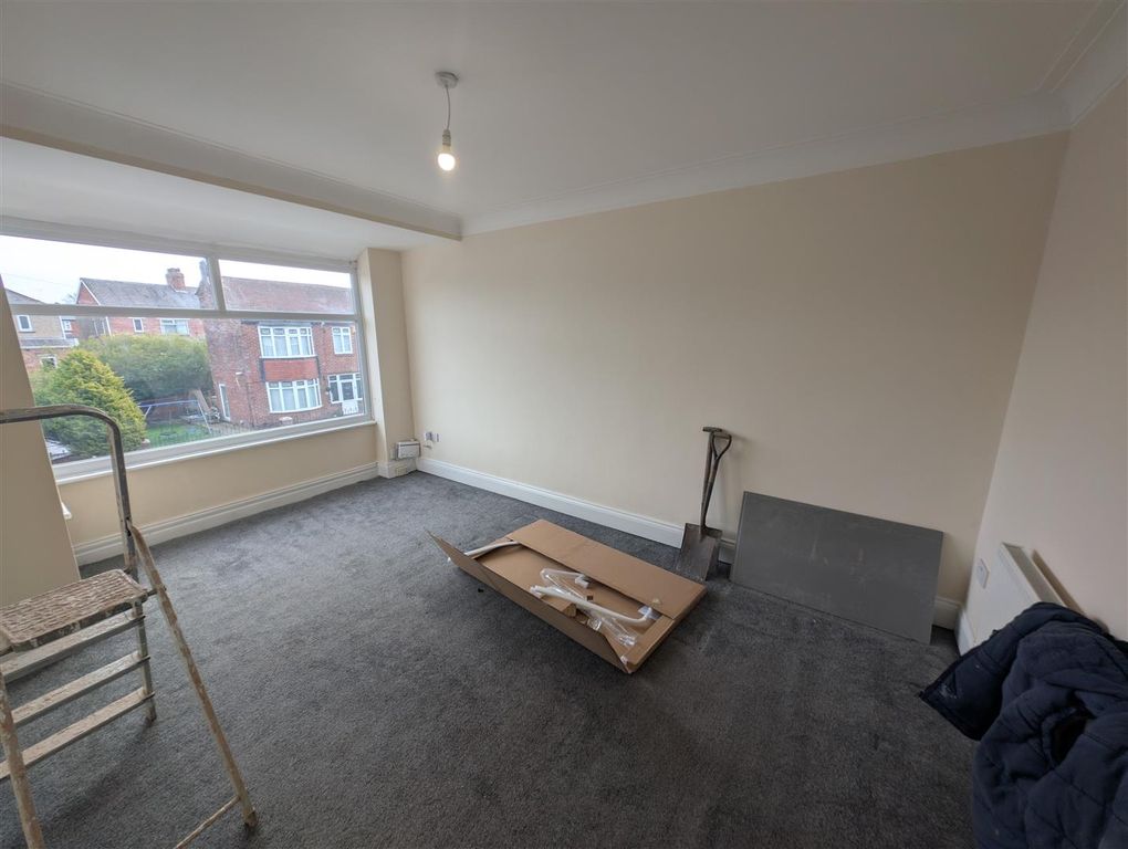 Property photo 2 of 7 Living Room