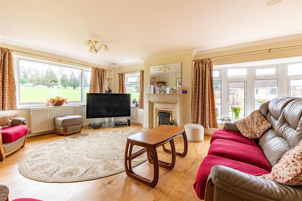 Property photo 2 of 21 Dsc_3513-Hdr.Jpg