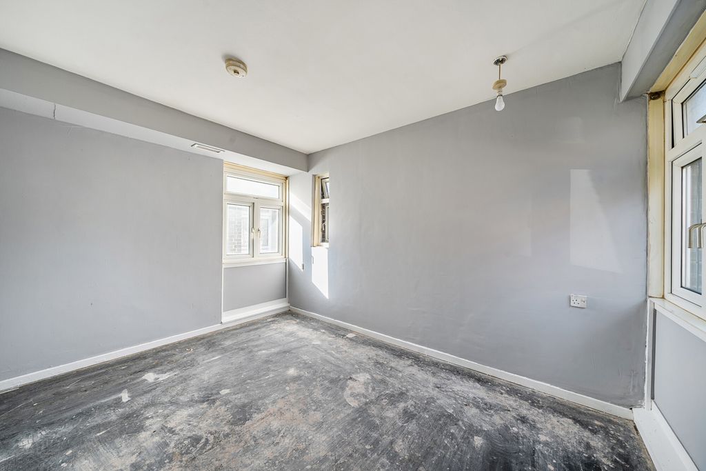 Property photo 3 of 16 1421662-15-69A5F1...