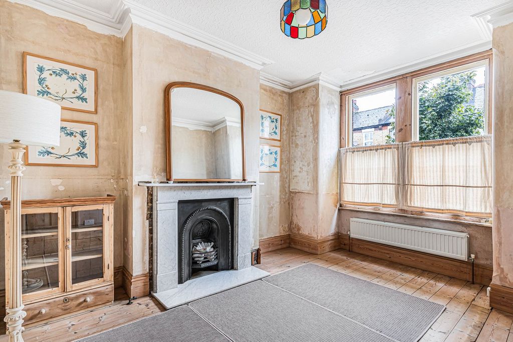 Property photo 2 of 12