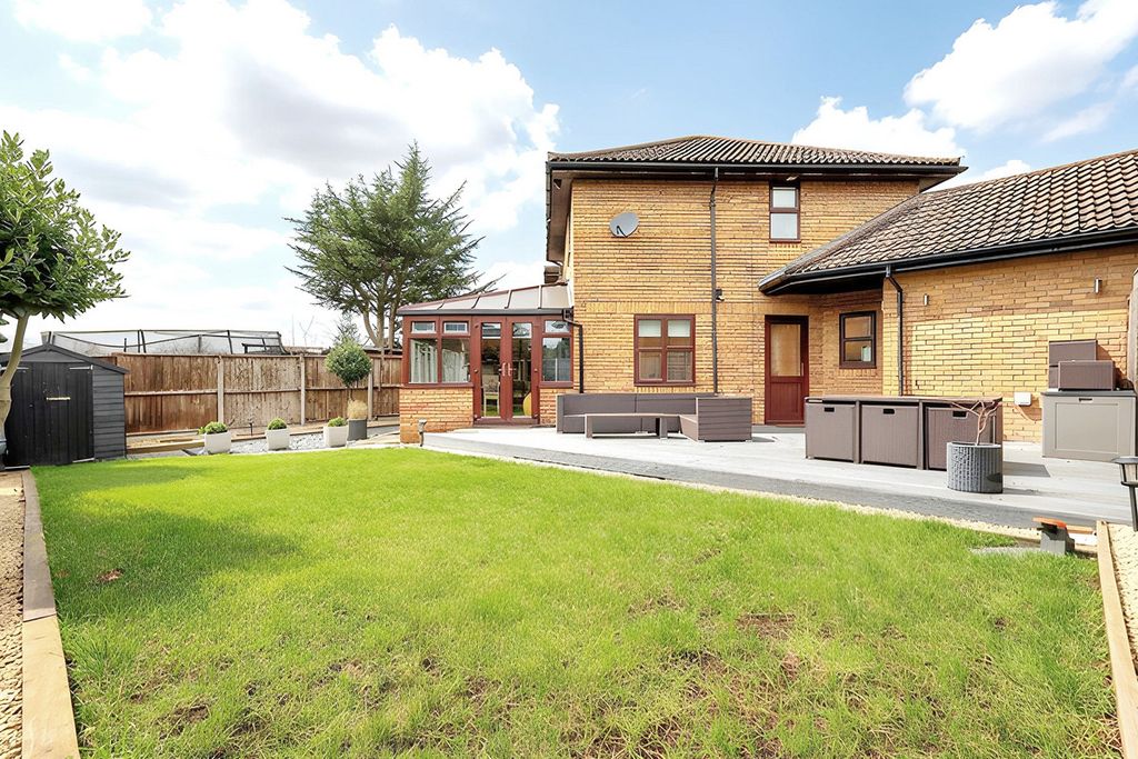 Property photo 2 of 24