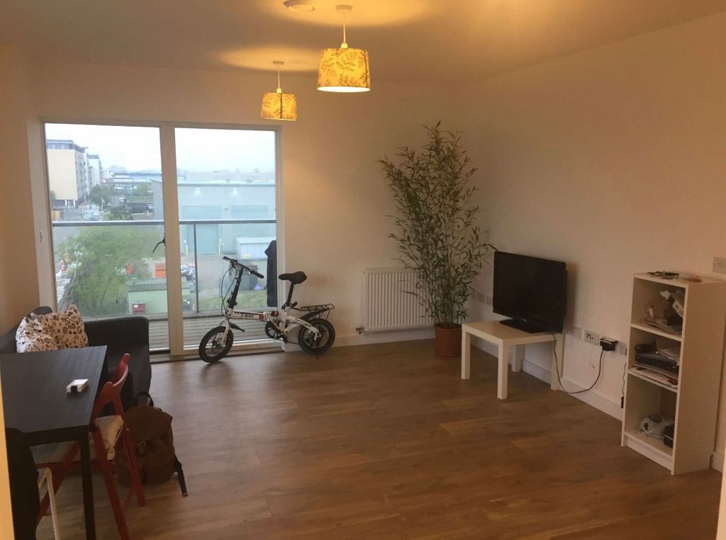 Property photo 3 of 6