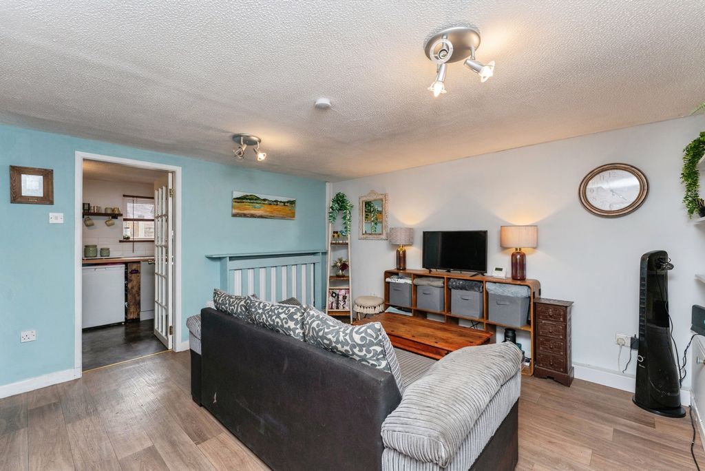 Property photo 2 of 25 Pbox-Img.Jpg