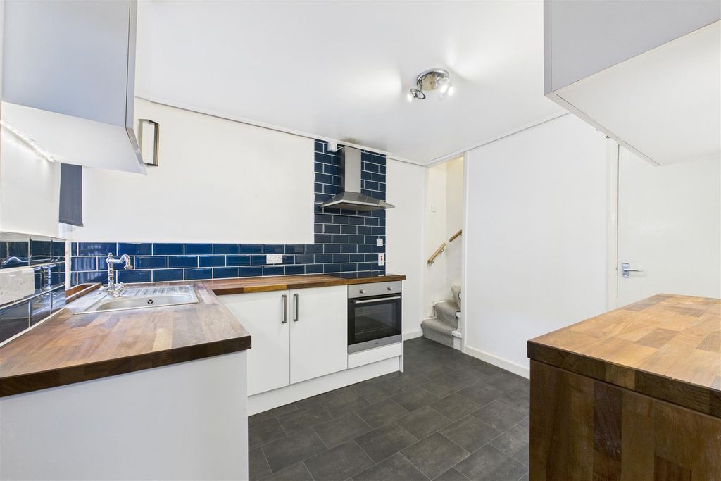 Property photo 2 of 9 Cam04235G0-Pr0127-Still003.Jpg