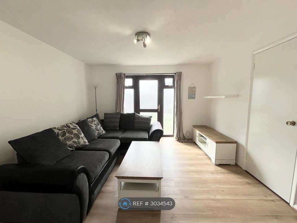 Property photo 1 of 10 Lounge