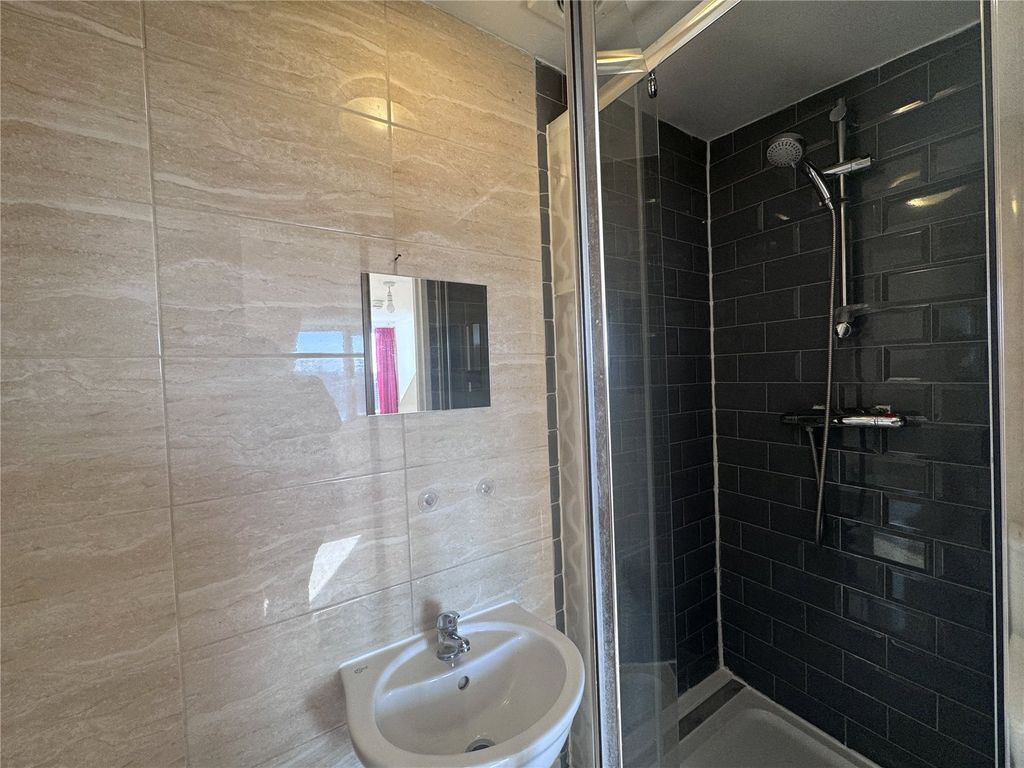 Property photo 3 of 8 3