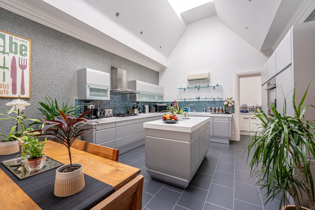 Additional image 10 of 4 bed flat for saleLodge Lane, Singleton FY6