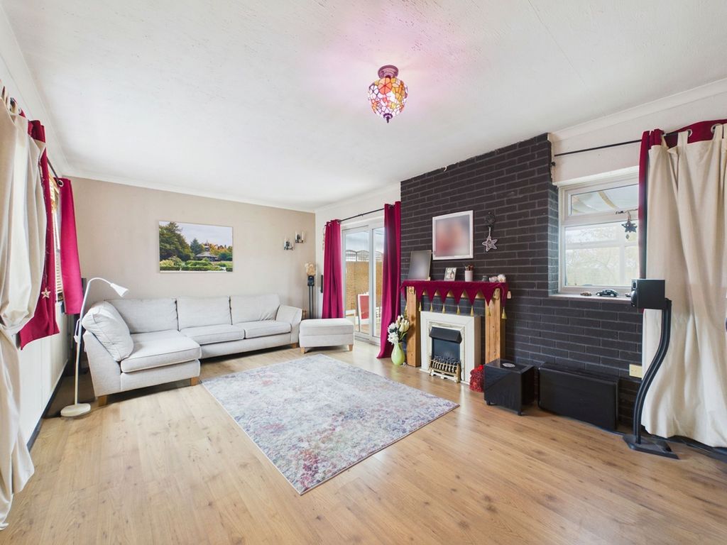 Property photo 2 of 30 Lounge