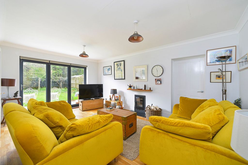 Property photo 2 of 12 Sitting Room