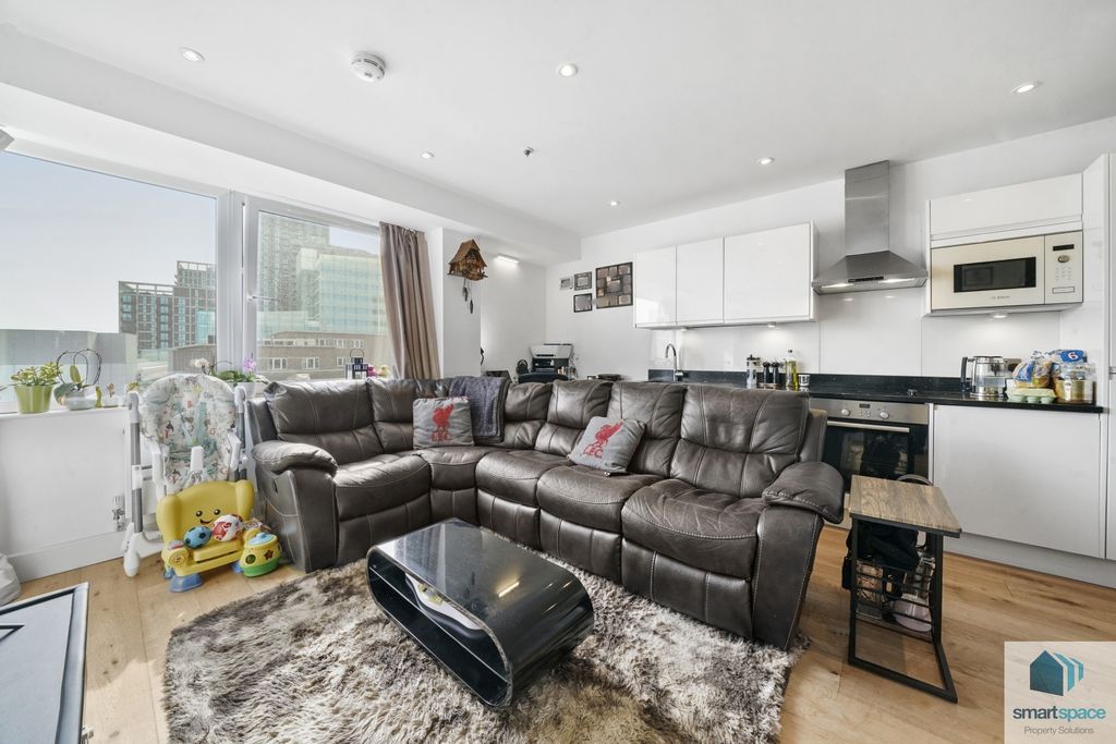 Property photo 2 of 18