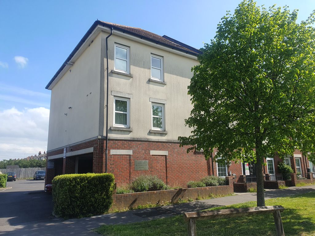 Property photo 1 of 16