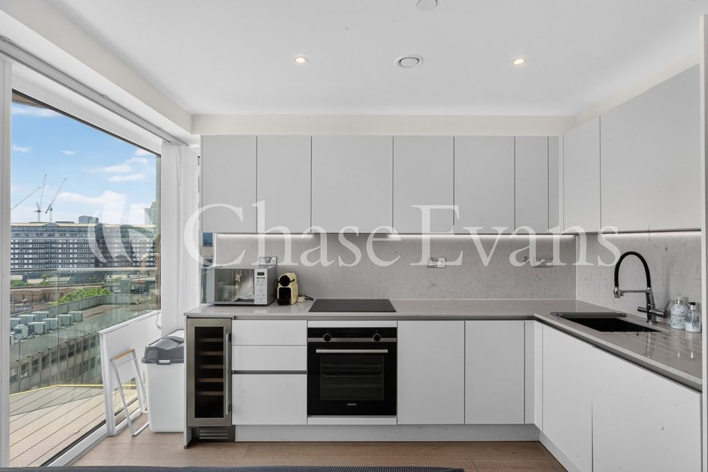 Property photo 3 of 16 Kitchen