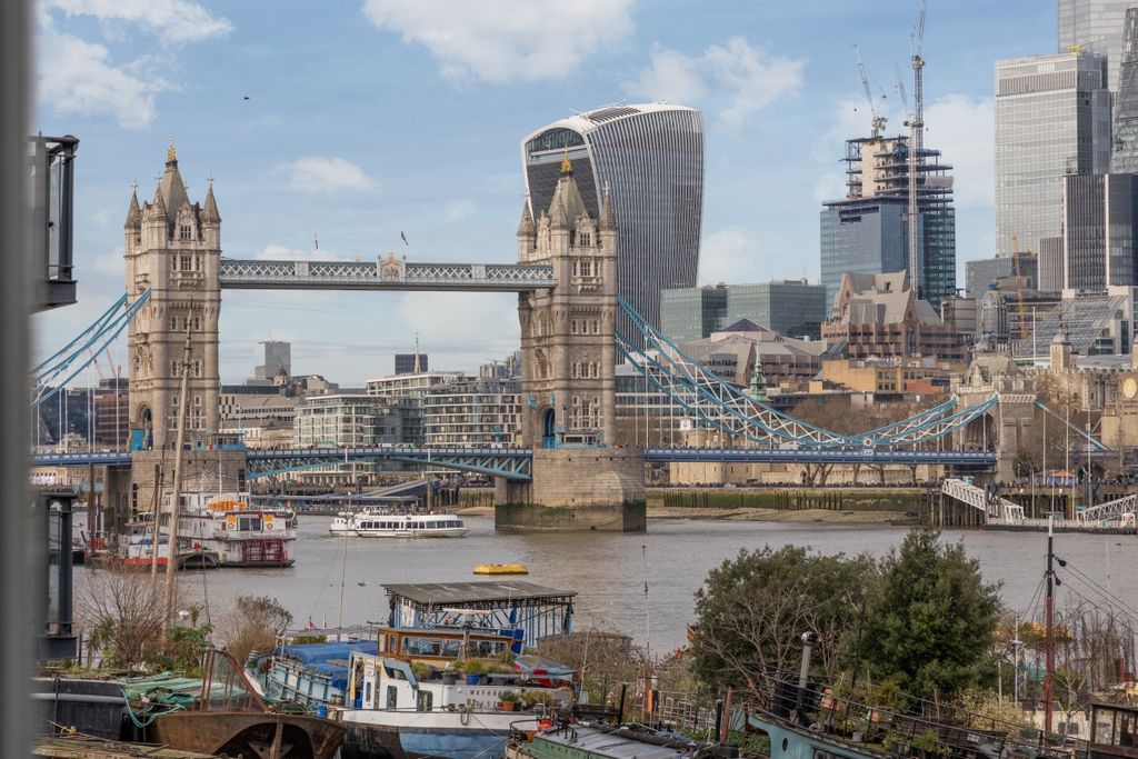 Property photo 3 of 14 River View Height...