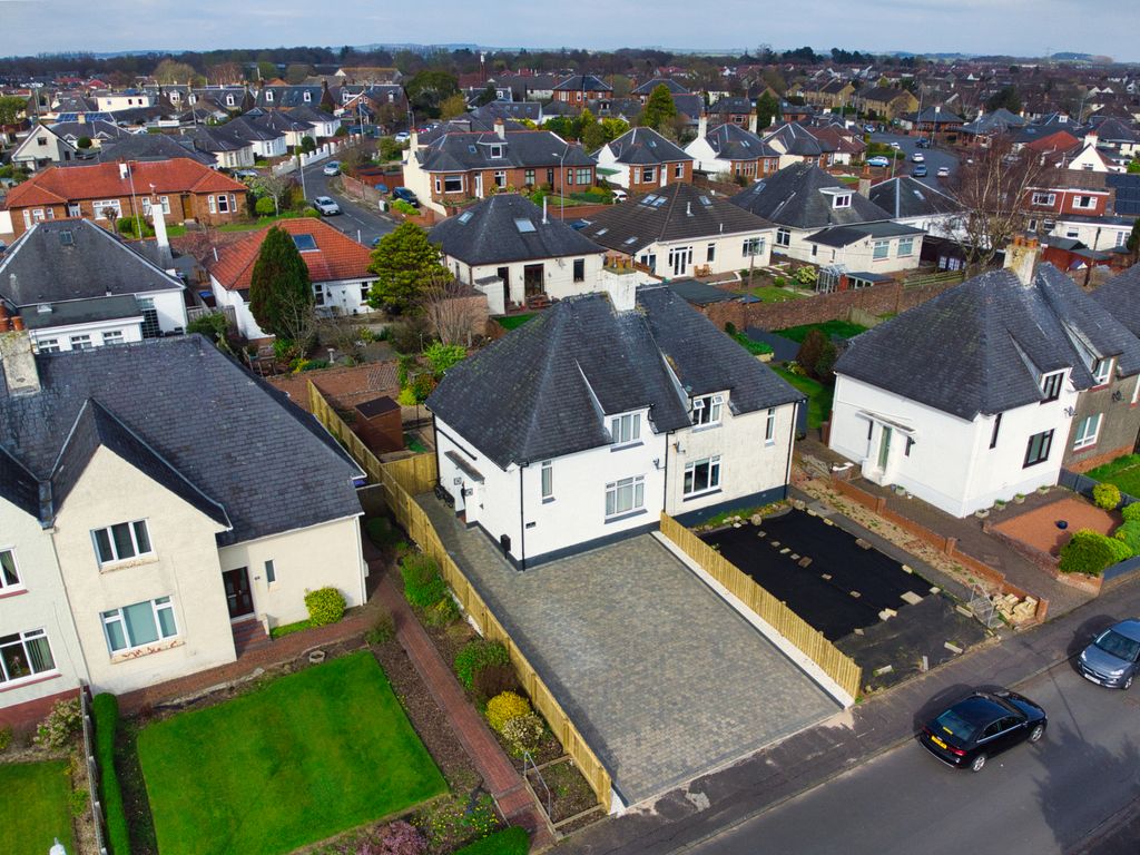 Property photo 1 of 16 3 Bedroom Semi Detached Villa