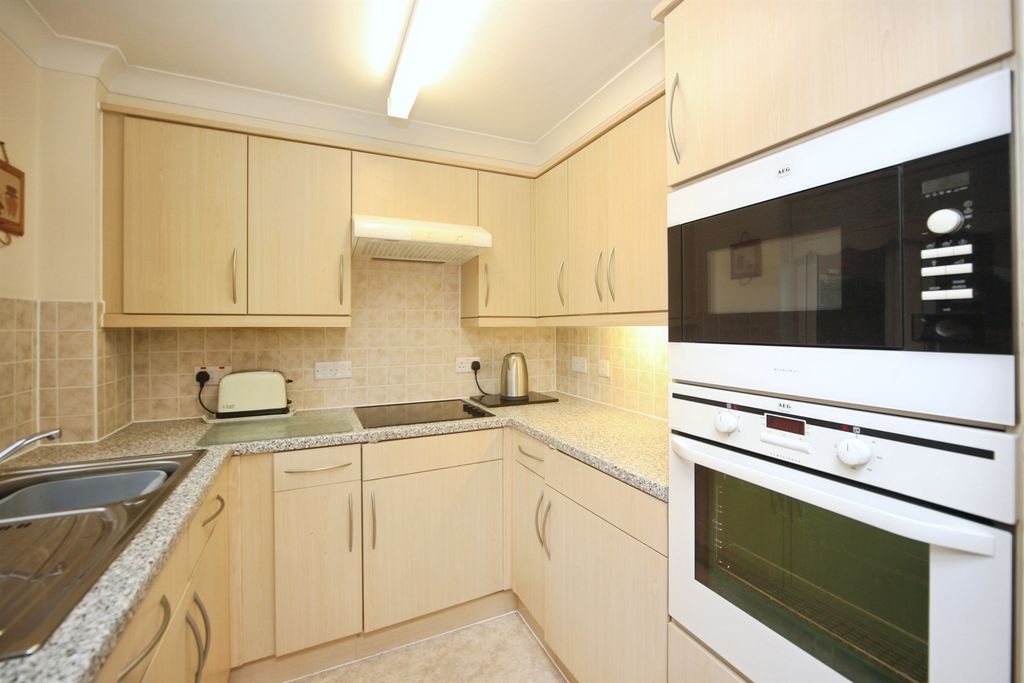 Property photo 3 of 19