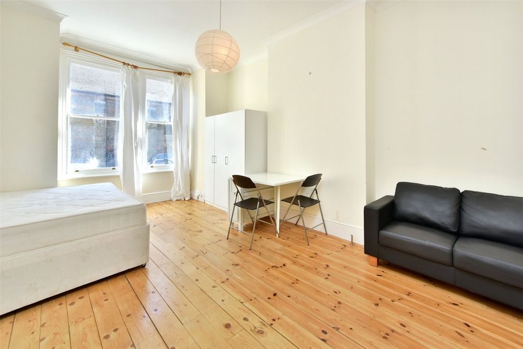 Property photo 3 of 5 Photo 03